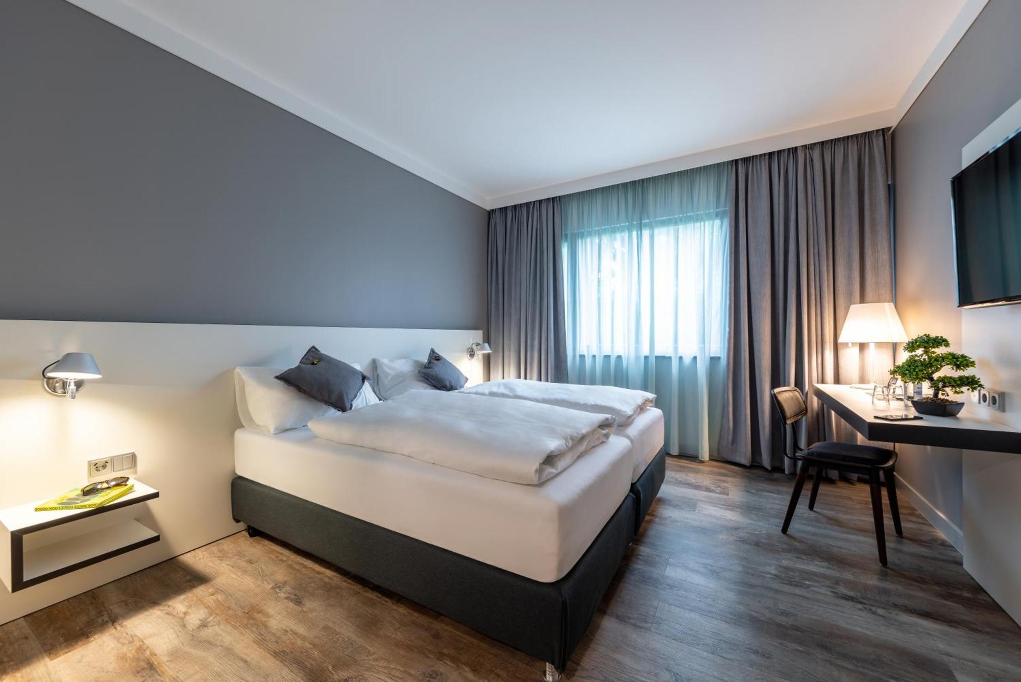Hotel Leipheim Sued Exterior foto