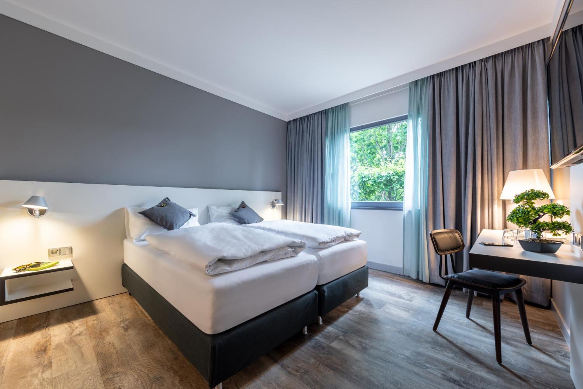 Hotel Leipheim Sued Exterior foto