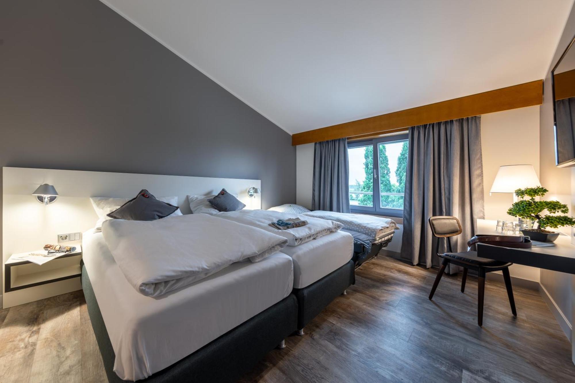 Hotel Leipheim Sued Exterior foto